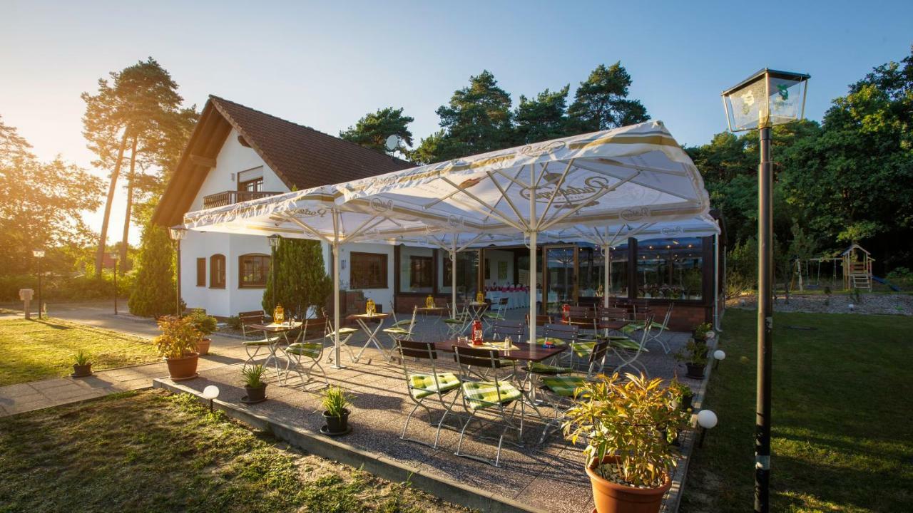 Lokal Genial Pension & Restaurant Белиц Экстерьер фото