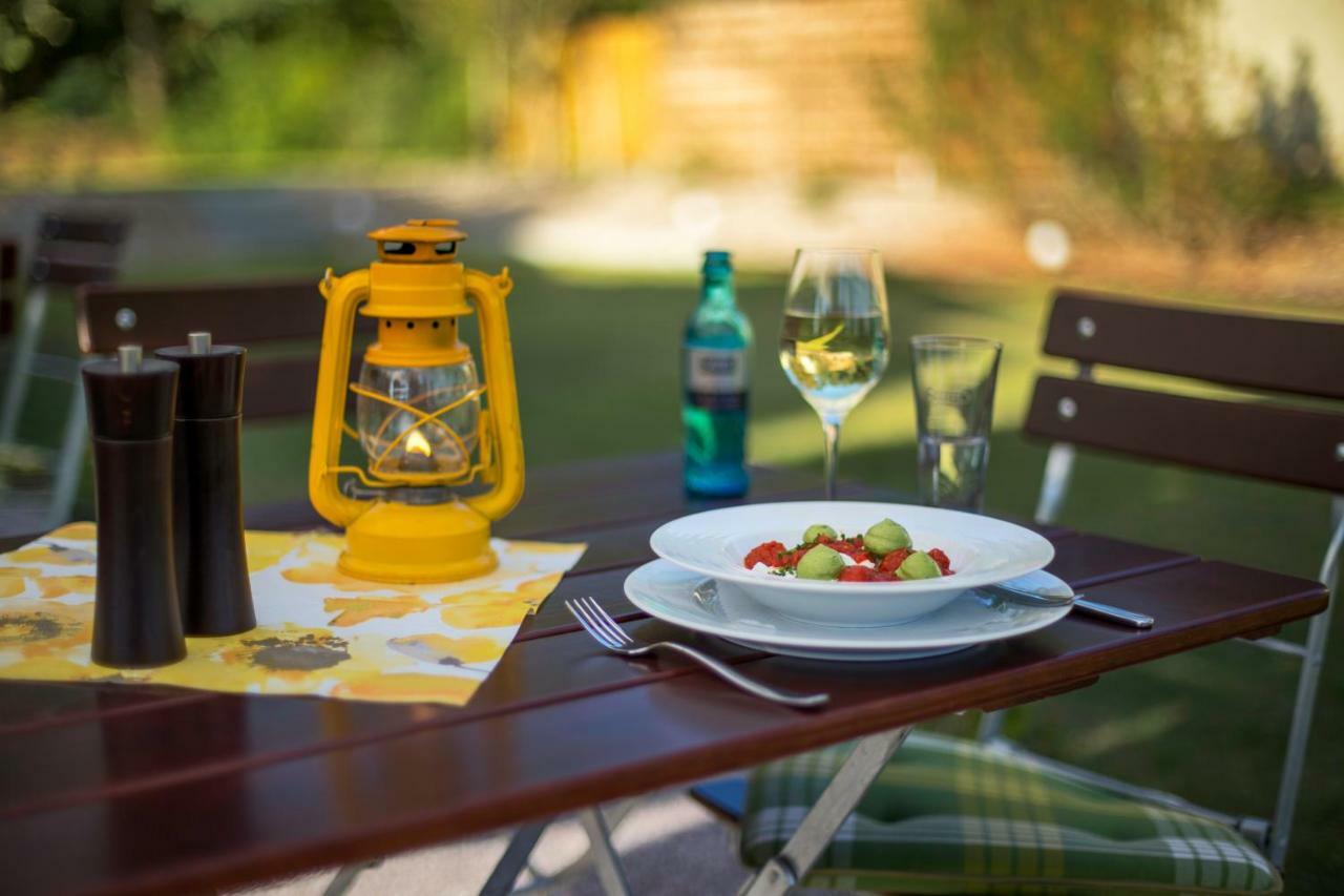 Lokal Genial Pension & Restaurant Белиц Экстерьер фото